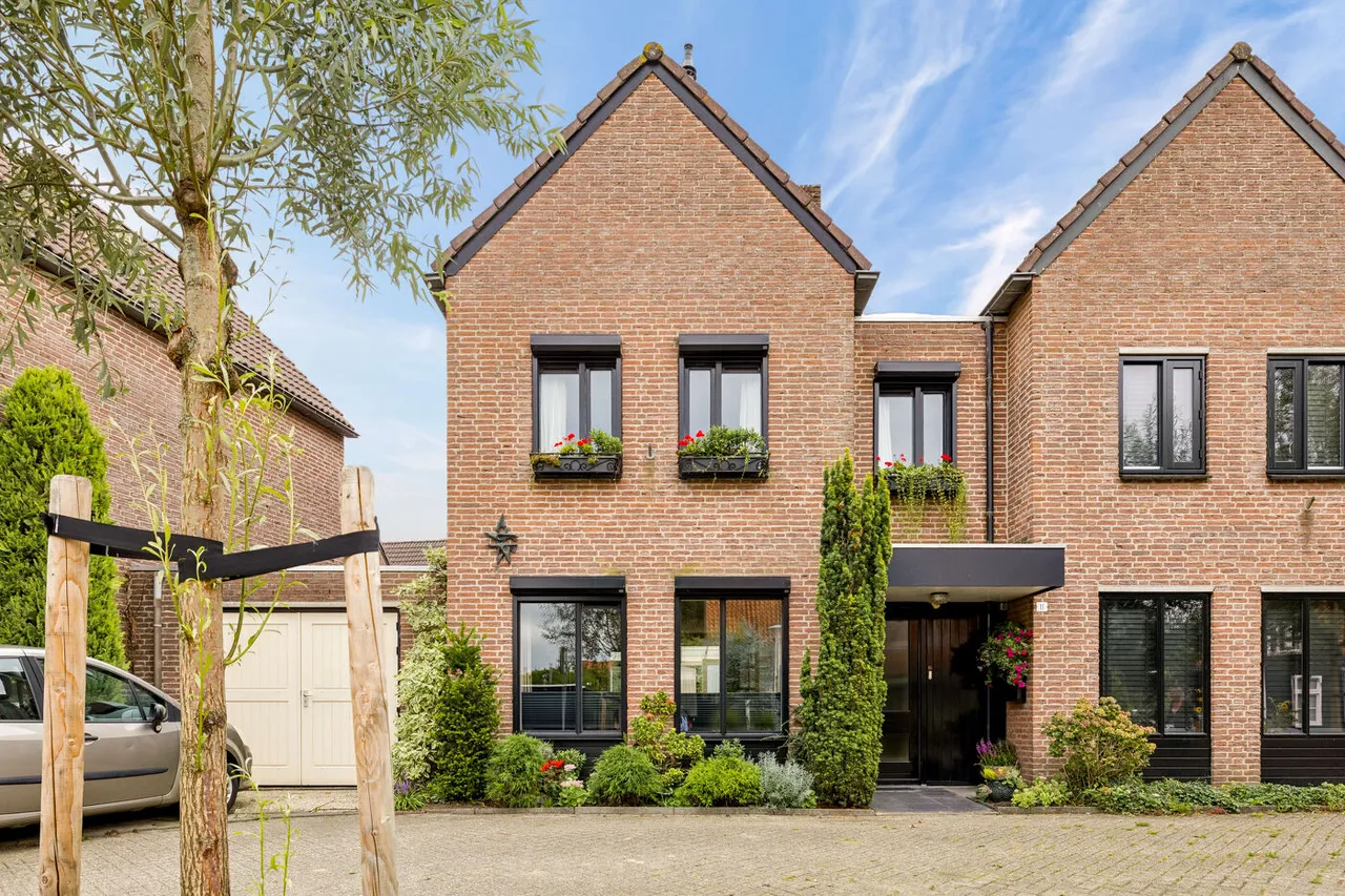 Tussenwoning te koop: Waterstraat 11, Uden