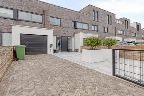 Tussenwoning te koop: Waterweegbree 189, Kroeten Breda