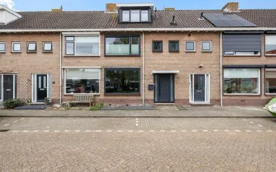 Tussenwoning te koop: Waterwegstraat 22, Rivierenbuurt-Noord Sliedrecht