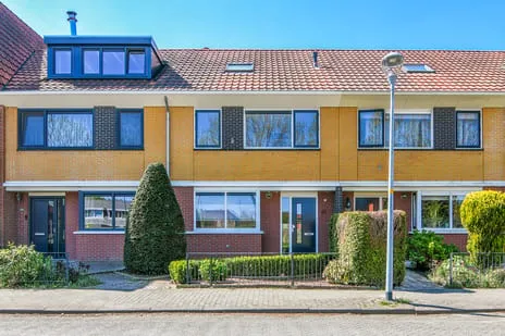 Tussenwoning te koop: Wayesteinsingel 63, Nieuw-Vennep