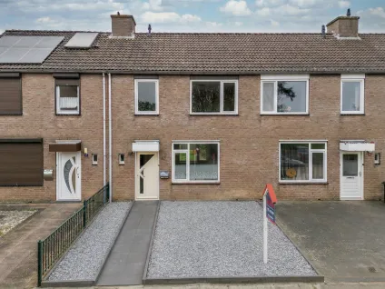 Tussenwoning te koop: Wederikstraat 15, Reuver Reuver