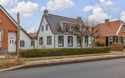 Twee-onder-één-kap te koop: Wedzebuorren 13, Twijzel Twijzel