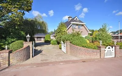 Vrijstaande woning te koop: Wedzebuorren 5, Twijzel Twijzel