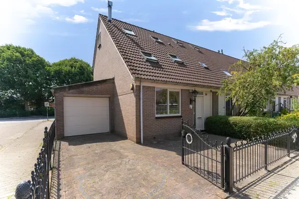 Hoekwoning te koop: Weegbree 172, Risdam-Noord - Buurt 21 03 Zwaag