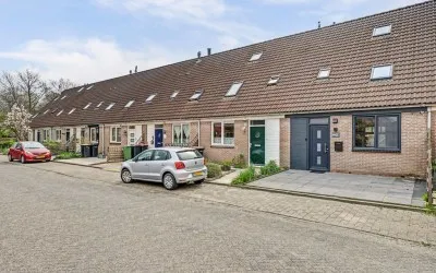 Tussenwoning te koop: Weegbree 179, Risdam-Noord - Buurt 21 03 Zwaag