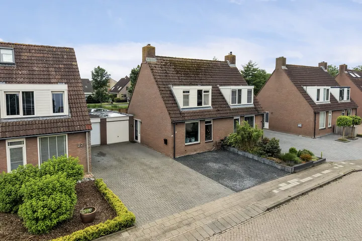Tussenwoning te koop: Weegbree 20, Duinterpen Sneek