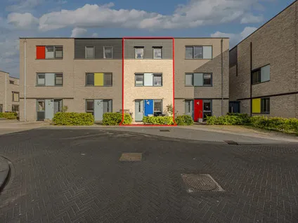 Tussenwoning te koop: Weegbree 32, Flora West Lelystad