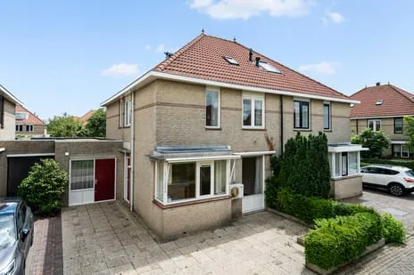 Tussenwoning te koop: Weegbreeplantsoen 27, Weidebloembuurt Berkel En Rodenrijs