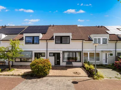 Tussenwoning te koop: Weerdestein 76, Wittenstein en omgeving Dordrecht