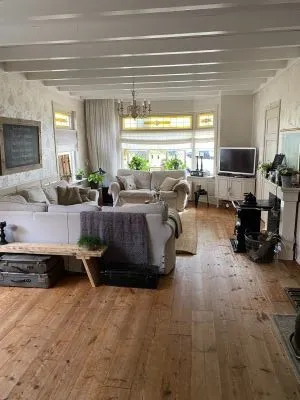 Hoekwoning te koop: Weerdingerstraat 95, Emmermeer Emmen
