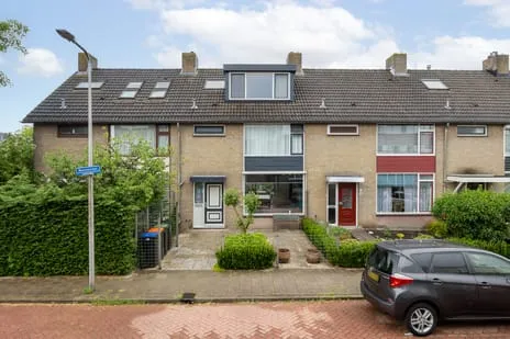 Tussenwoning te koop: Weerenstraat 3, Aardam West Ter Aar