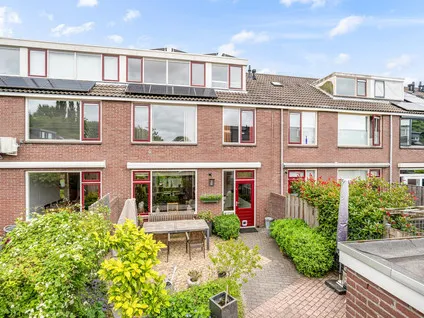 Tussenwoning te koop: Weerestein 27, Lusten-, Burgen- en Steinenbuurt Gouda