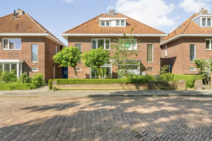 Twee-onder-één-kap te koop: Weerijssingel 20, Haagpoort Breda