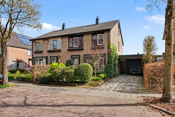 Tussenwoning te koop: Weerkruislaan 84, Bennekom