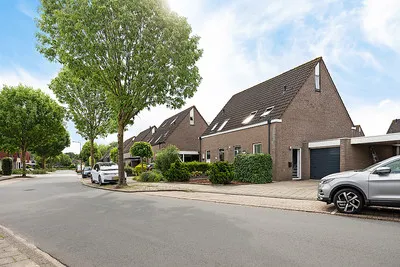 Tussenwoning te koop: Weerselosestraat 154, Stroom-Esch Borne