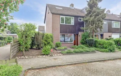 Hoekwoning te koop: Weertmanplein 1, Rustenburg-Zuid Amersfoort