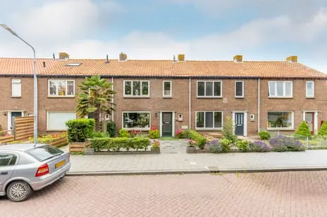 Tussenwoning te koop: Weesmolenstraat 29, Ooltgensplaat woonkern Ooltgensplaat