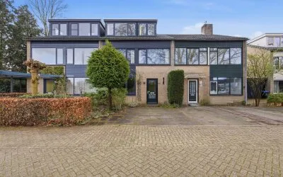 Tussenwoning te koop: Weezenhof 3703, Weezenhof Nijmegen
