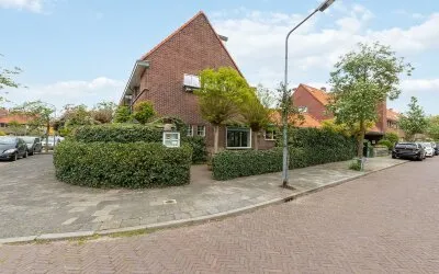 Hoekwoning te koop: Wegastraat 1, Astronomische Buurt Hilversum
