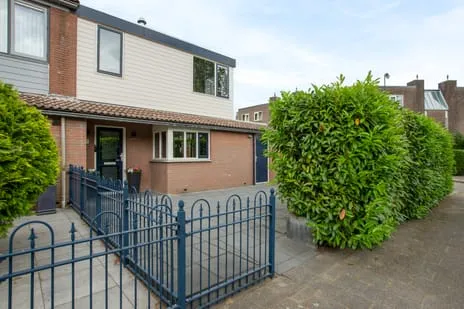 Tussenwoning te koop: Weidebloemenlaan 140, Molenvliet-West Woerden