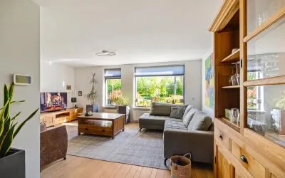 Twee-onder-één-kap te koop: Weidebloemenweg 13, Roden West Roden