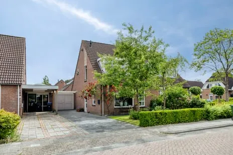 Tussenwoning te koop: Weidemaad 53, Oosterwolde-Maden Oosterwolde (Fr)