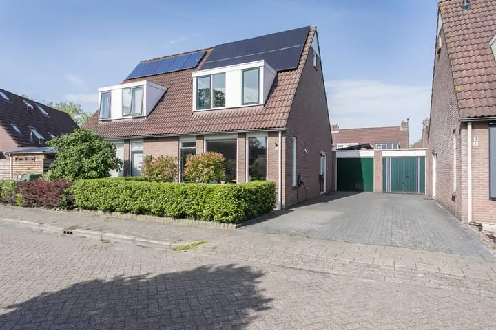 Twee-onder-één-kap te koop: Weidemaat 3, Meppel
