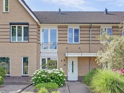 Terraced house for sale: Weiderand 25, Vriezenveen-Midden Vriezenveen