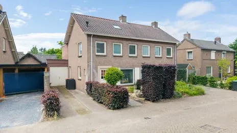 Semi-detached for sale: Weidestraat 52, t Ven Rosmalen