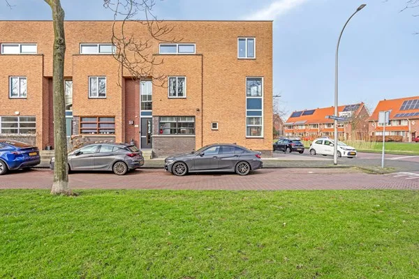 Hoekwoning te huur: Weidevogellaan 76, 'S-Gravenhage