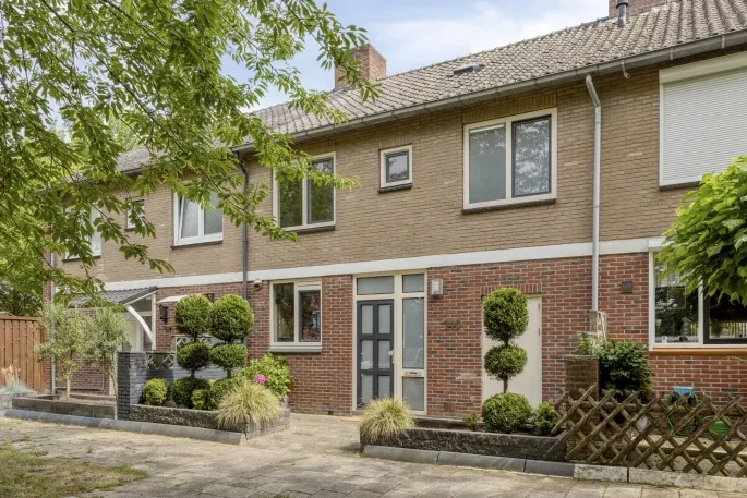 Terraced house for sale: Weideweg 140, Weidedorp Hengelo