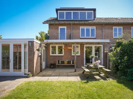 Twee-onder-één-kap te koop: Weidsteeg 24, Bloemen/Oranjebuurt Culemborg