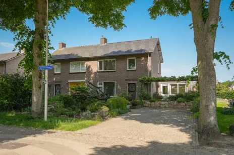 Twee-onder-één-kap te koop: Weikesstraat 5, Alem Alem