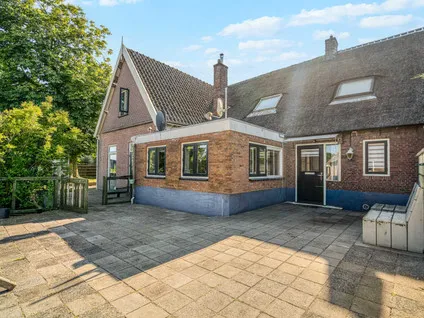Twee-onder-één-kap te koop: Weipoortseweg 30, Zoeterwoude