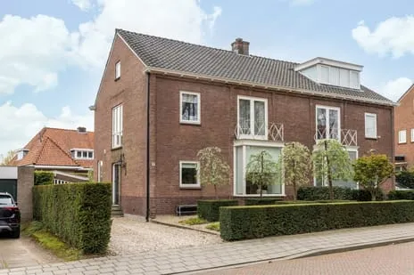 Twee-onder-één-kap te koop: Weissenbruchstraat 11, Sterrenberg Arnhem