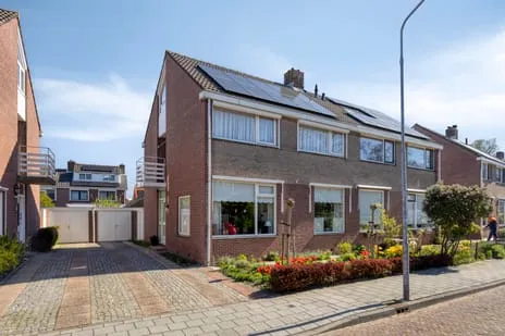 Twee-onder-één-kap te koop: Wellinkwervestraat 6, Breewijk Middelburg