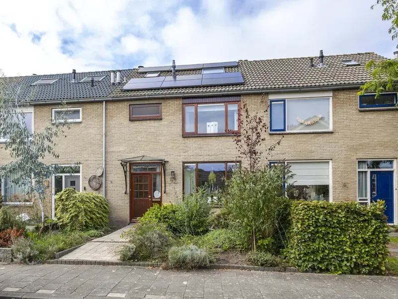 Tussenwoning te koop: Weresteijn 52, Sliedrecht