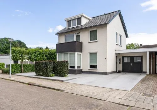 Twee-onder-één-kap te koop: Werkmeestershof 8, Kazernelaan Weert