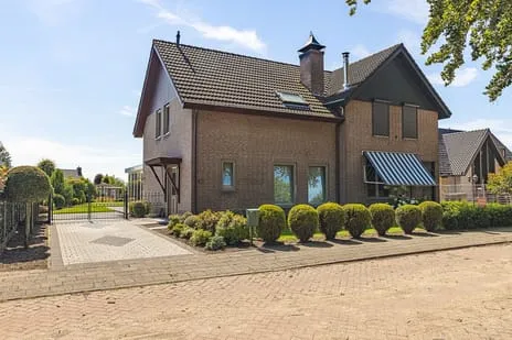 Twee-onder-één-kap te koop: Wernhoutseweg 75, Verspreide huizen Wernhout Wernhout