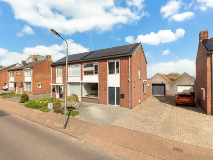 Twee-onder-één-kap te koop: Wesemaelestraat 22, Wouw Wouw