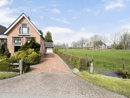 Twee-onder-één-kap te koop: West 4, Verspreide huizen Buitenpost Buitenpost