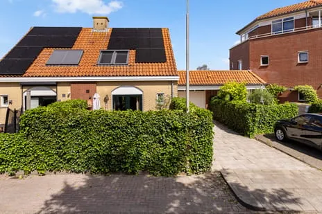 Terraced house for sale: West-Havendijk 56, Steenbergen-Centrum Steenbergen (Nb)