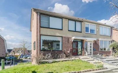 Twee-onder-één-kap te koop: Westdijk 1, Spakenburg Bunschoten-Spakenburg