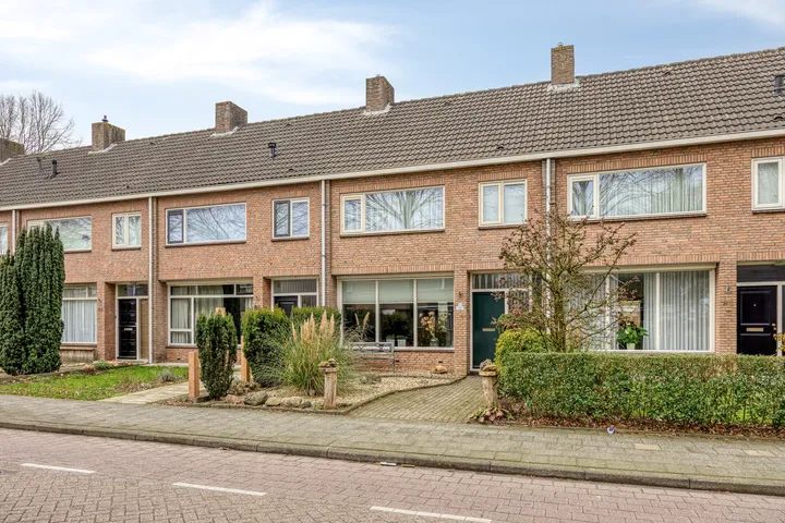 Tussenwoning te koop: Westdorplaan 82, Westdorp Raalte