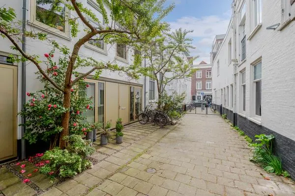 Appartement te koop: Westeinde 143, 'S-Gravenhage