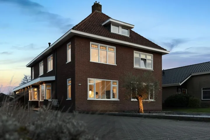 Twee-onder-één-kap te koop: Westeinde 469, Vriezenveen Westeinde Vriezenveen