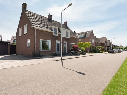Twee-onder-één-kap te koop: Westeinde 59, Roelofarendsveen Roelofarendsveen