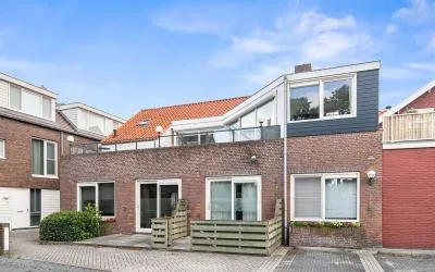 Appartement te koop: Westeinde 83H, Tuinbouwgebied Roelofarendsveen