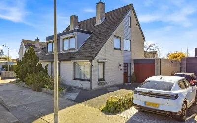 Twee-onder-één-kap te koop: Westerbaan 8, West-Souburg Vlissingen