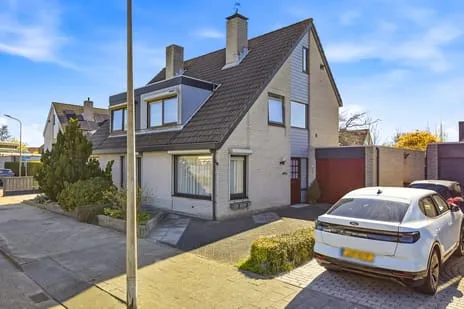 Twee-onder-één-kap te koop: Westerbaan 8, West-Souburg Vlissingen
